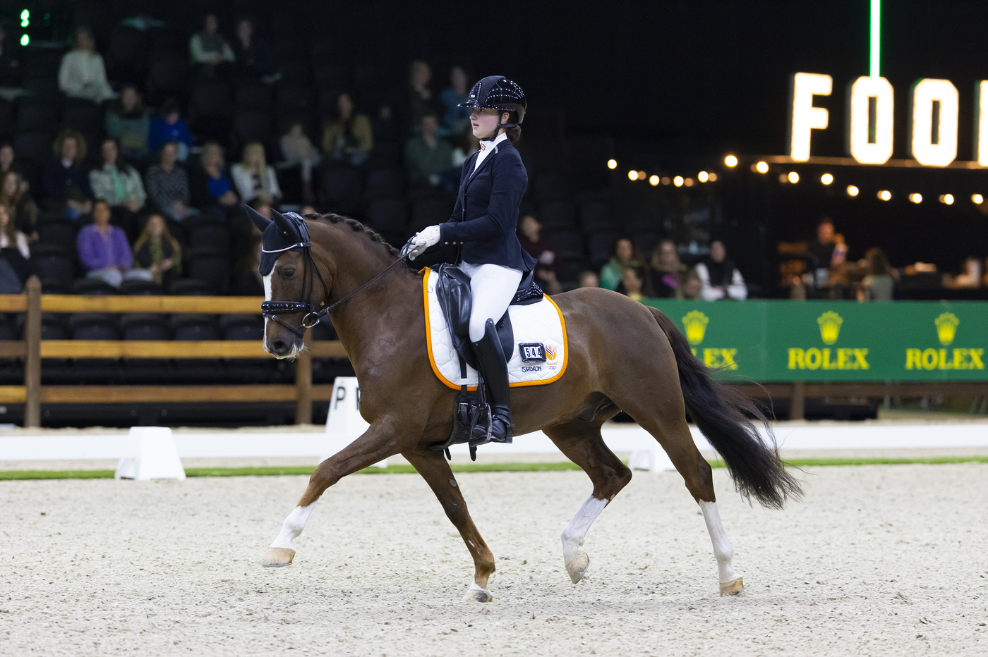 Kersvers Nederlands Kampioen Esmae Niessen ook overslaanbaar in Den Bosch