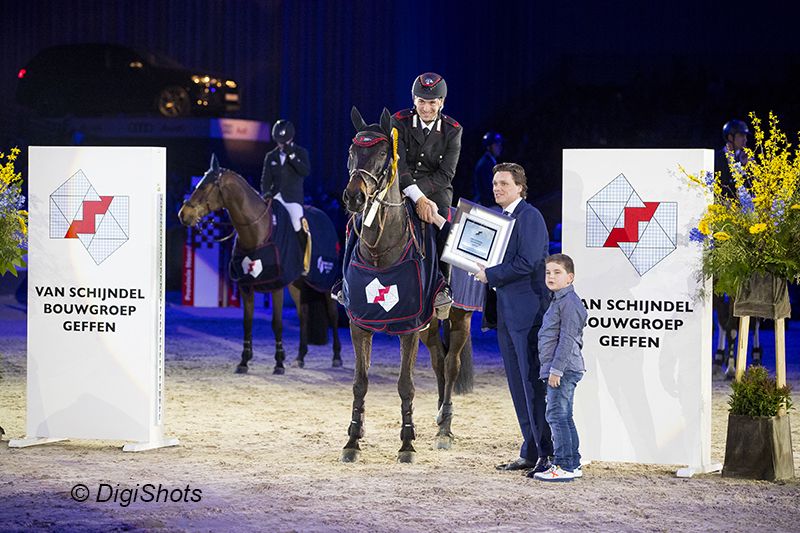 Gaudiano pakt Indoor Derby