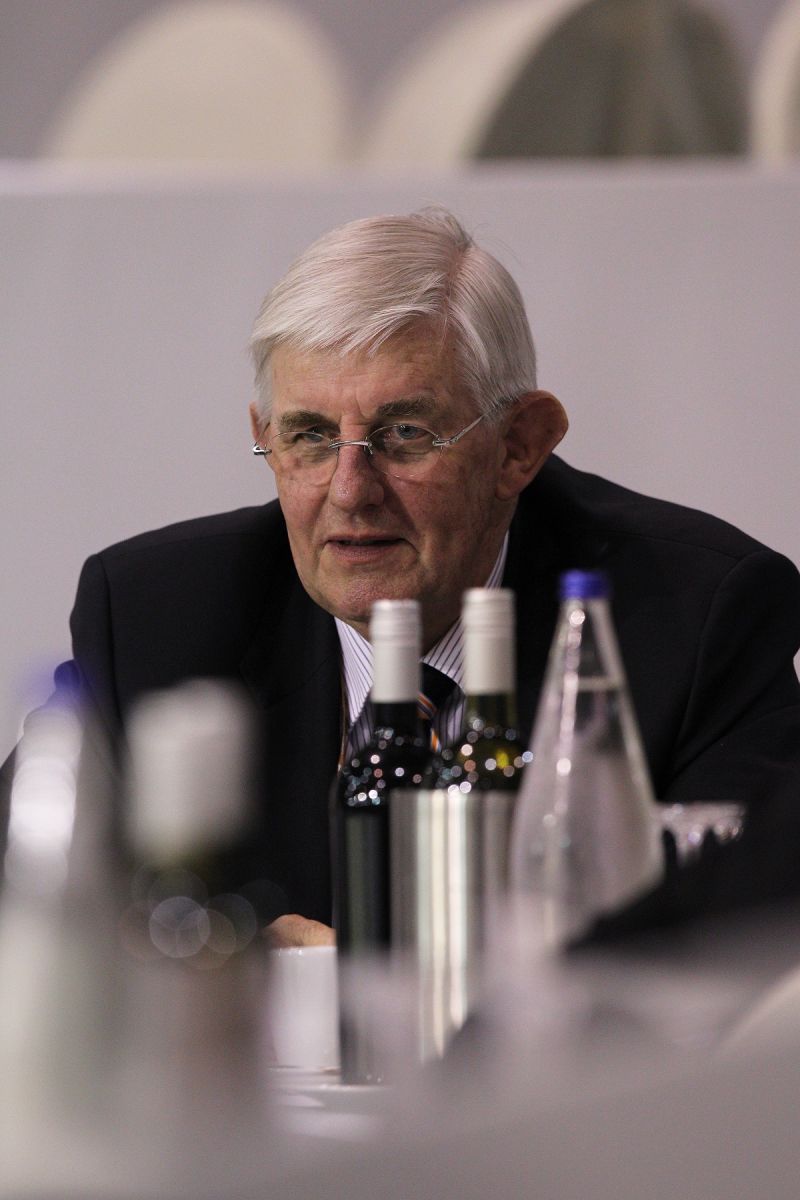 Oud bestuurslid Tjeerd Velstra overleden