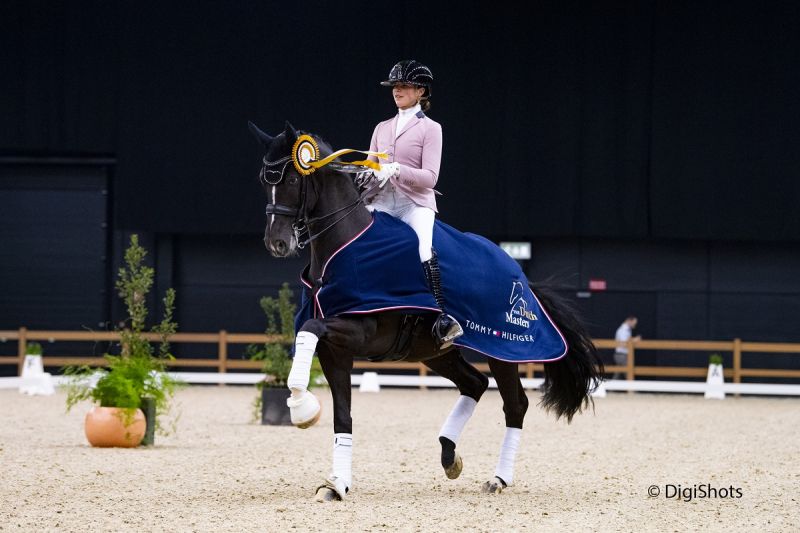 Febe van Zwambagt wint Z2-Kür The Dutch Masters