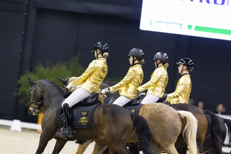 Amber Hage wint Bestronics kür op muziek, team Hurricanes wint viertallen freestyle