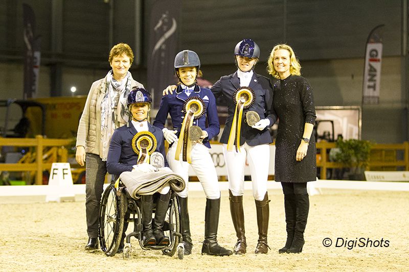 Nicole den Dulk wint Para-dressuur Kür