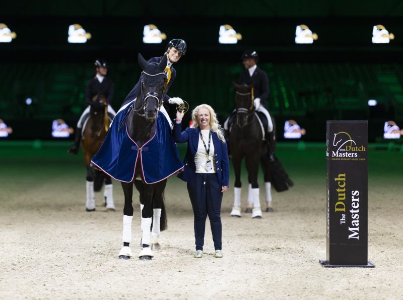 Dinja van Liere schittert in CDI1* Kür op Muziek