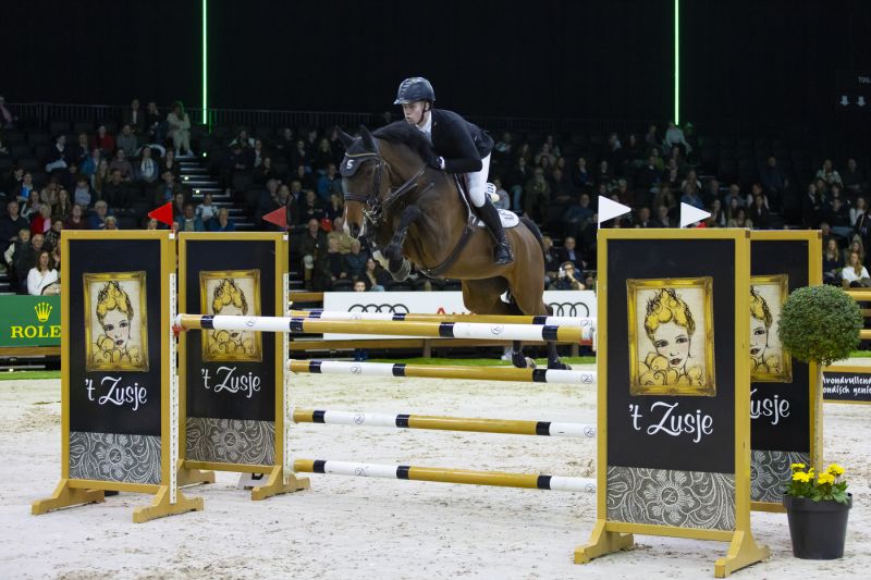 Nationale springruiters strijden om de winst in Arena 2